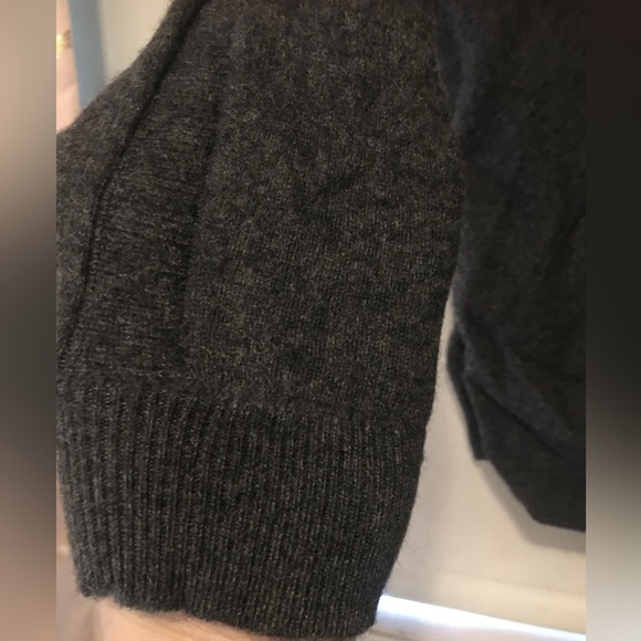 Cashmere Gap Sweater - Picture 6 of 6